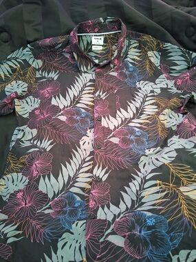 Hurley Black Floral Short-Sleeve Button-Up Shirt with Pink Blue and Gold Accents